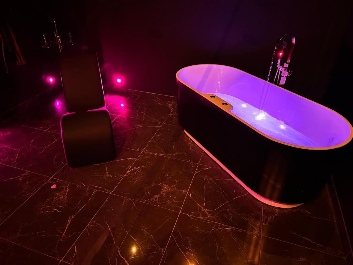Loveroom De Luxe - Theme 50 Nuances De Grey Maison Privative Spa Insolite Douchy-les-Mines Luaran gambar
